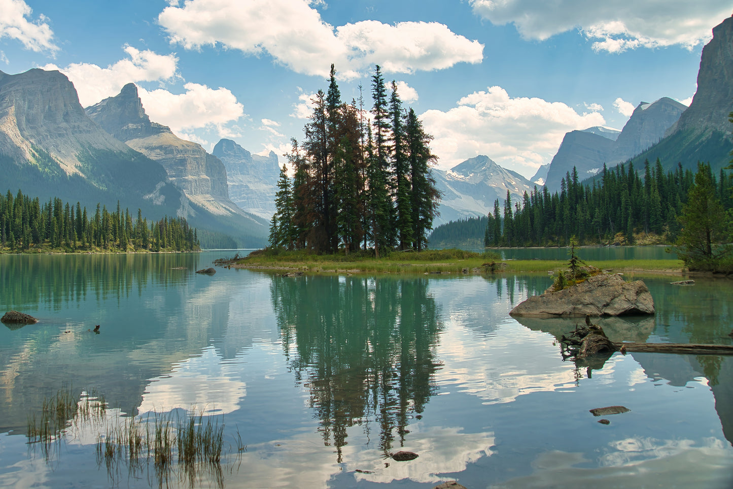 Maligne Lake Jasper National Park Albert Canada